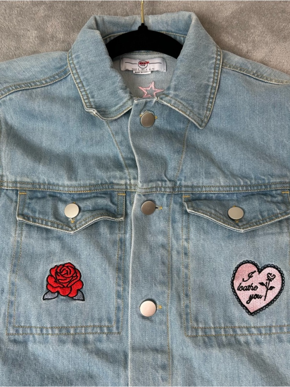 Ink Tee Jean Jacket Custom Embroidered Patchwork Color Blue Denim Women’s Size 4 - Picture 2 of 16